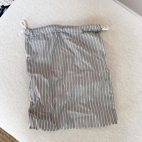 Lululemon Traveling Yogini Rucksack - Picture 14 of 16